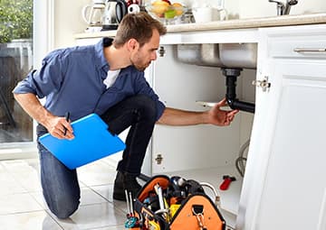 چک کردن لوله کشی خانه: راهنمای مورد نیاز و کاربردی برای خانه شما